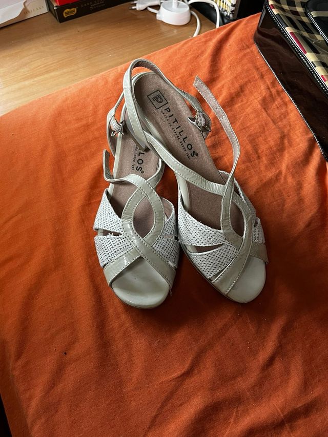 Sandalias Pitillos beige