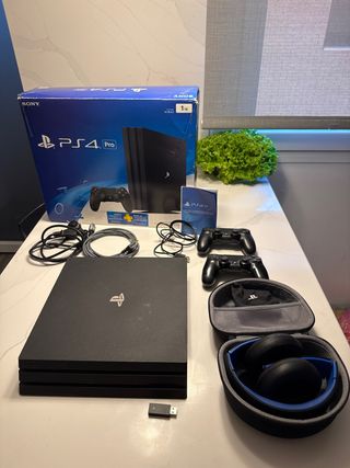 PS4 Pro (PlayStation 4 Pro) - 1TB