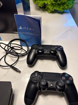 PS4 Pro (PlayStation 4 Pro) - 1TB