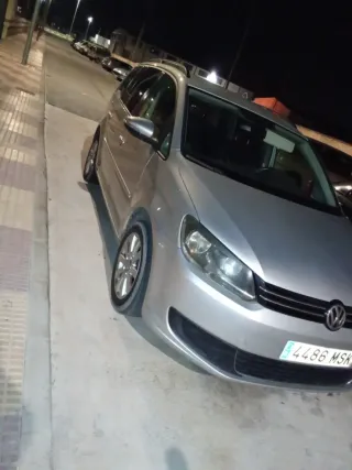 Volkswagen Touran 2012