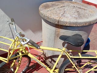 Bicicleta antigua carga le falta piñon