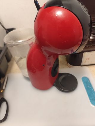 Cafetera Dolce Gusto roja