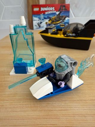 Lego Juniors Batman Batboat