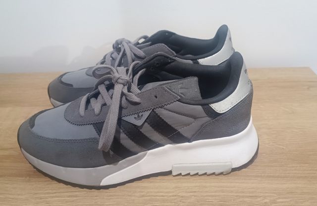 Sneakers Adidas grigie e argento