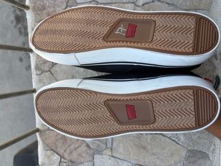Zapatillas Levi's negras talla 46.5 Nuevas
