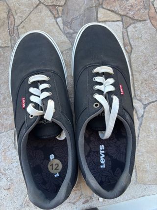 Zapatillas Levi's negras talla 46.5 Nuevas