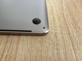 MacBook Pro 15" (2017) - Touch Bar & Touch ID