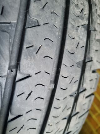 4 Neumáticos Kumho usados 225 75r16c 116q