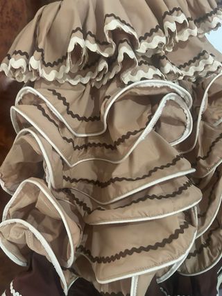 Traje Gitana beige y marrón