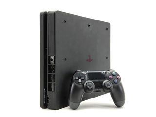 E1795883-0	Sony Ps4 Slim 500gb