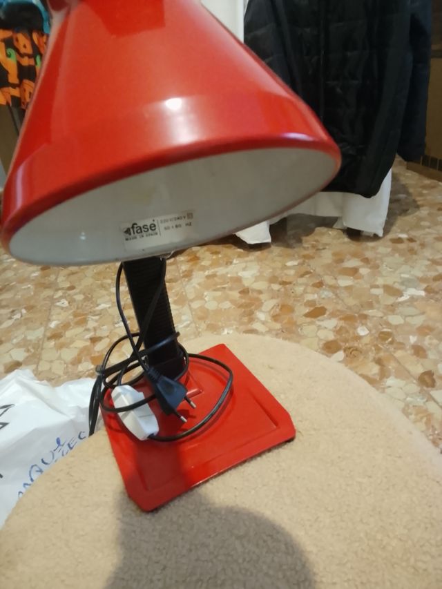 Lampara escritorio roja vintage