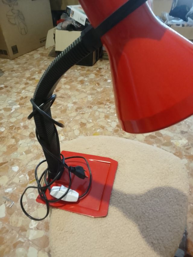Lampara escritorio roja vintage