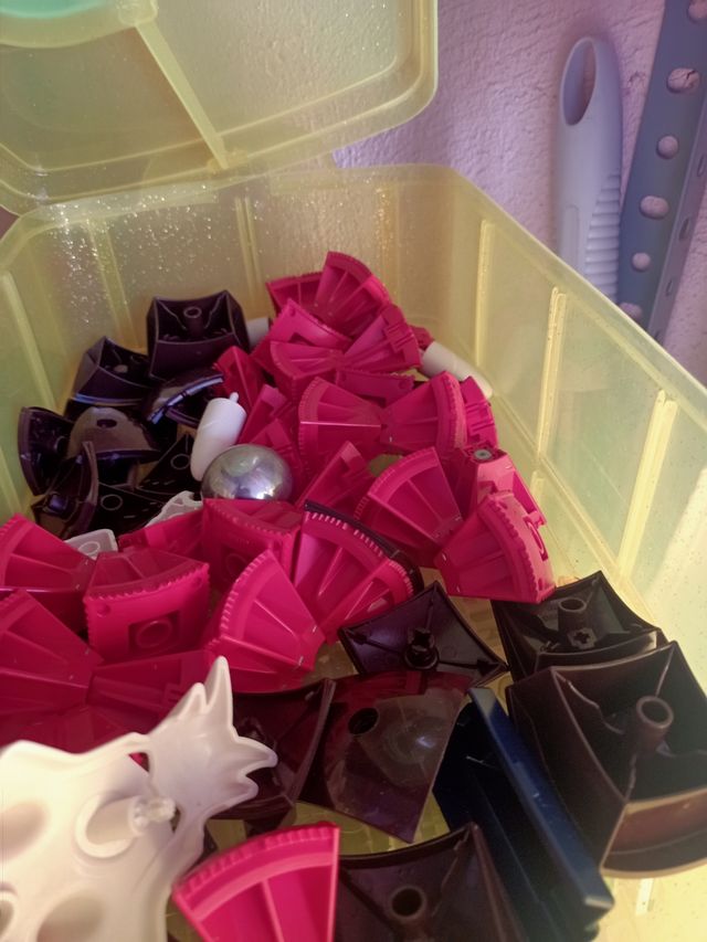 Caja Lego Minecraft - Amarilla
3 legos, bola desmt