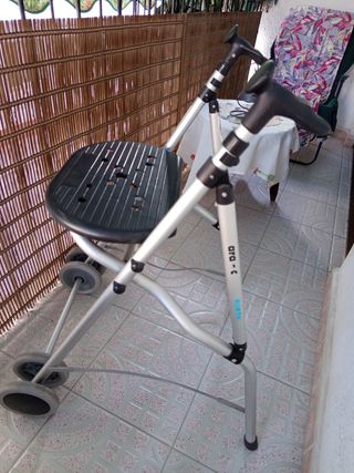 Andador con asiento ARA-C