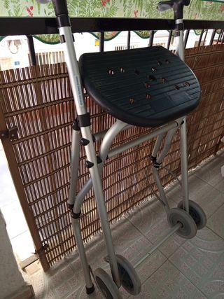 Andador con asiento ARA-C