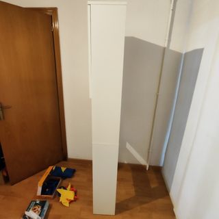 Armario blanco para lavadora