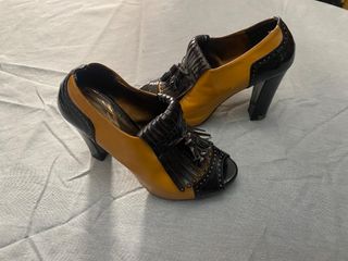 Zapatos tacón charol