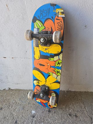 Skateboard / Patinete Skate OXELO Freestyle Street