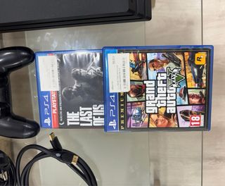 PS4 Pro (PlayStation 4) 1TB + 2 mandos
