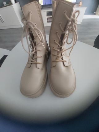 Botas Zara niña beige, piel...talla 35