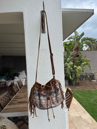 Bolso boho chic con flecos