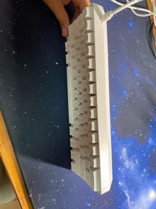 Teclado mecánico 60% blanco.
