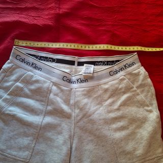 Pantalones deportivos Calvin Klein (crema/gris) S