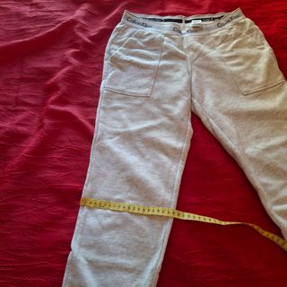 Pantalones deportivos Calvin Klein (crema/gris) S