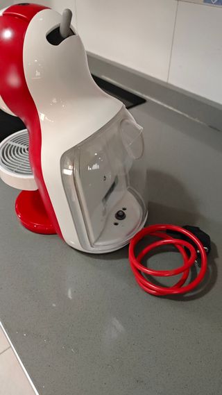 Cafetera Nescafé Dolce Gusto roja