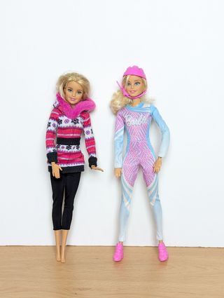 Muñecas Barbie esquí y Barbie moto de nieve