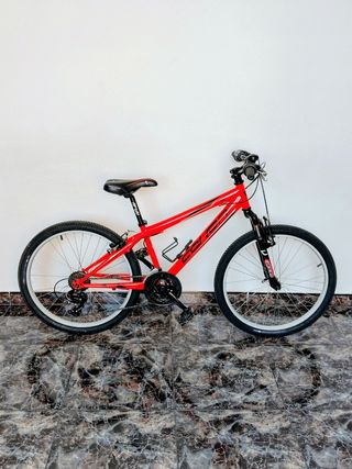 Bicicleta Conor de  24" montaña