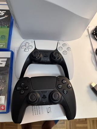 PS5 (PlayStation 5) Blanca + 2 juegos