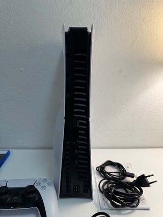 PS5 (PlayStation 5) Blanca + 2 juegos