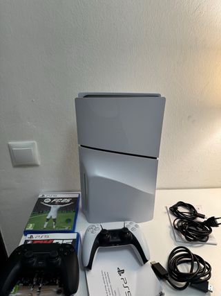PS5 (PlayStation 5) Blanca + 2 juegos