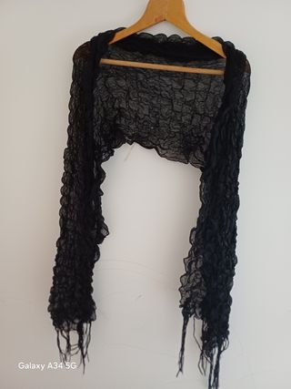 Sciarpa nera lavorazione maglia