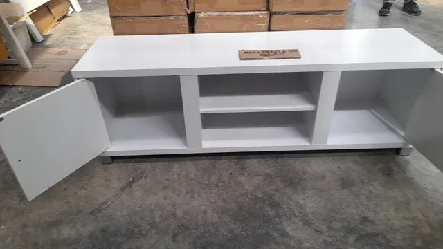 MUEBLE BAJO TV DELA BLANCO