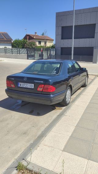Mercedes-Benz E300TD turbodiesel 