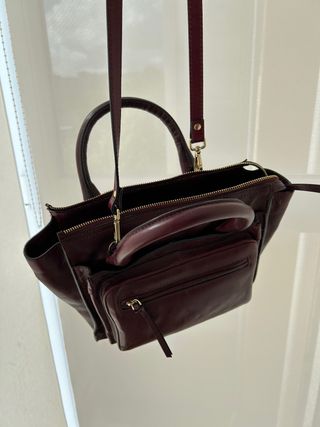 Bolso Zara piel burdeos.