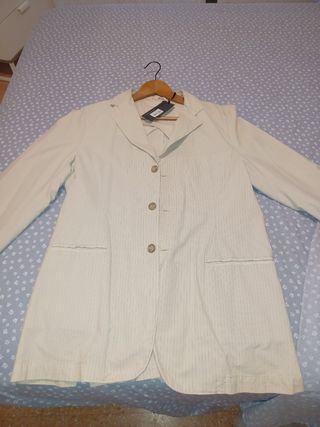 Chaqueta beige elegante