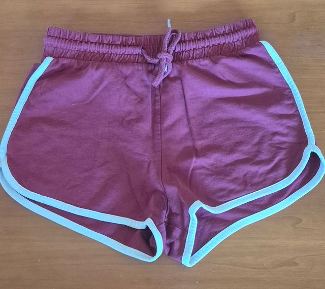 Shorts deportivos MONKI granate
