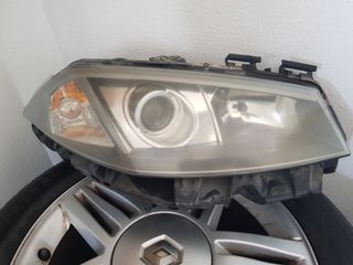 Faros Xenón Renault - Izquierdo y Derecho