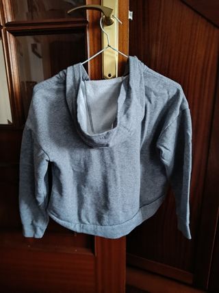 Sudadera gris Nike niña