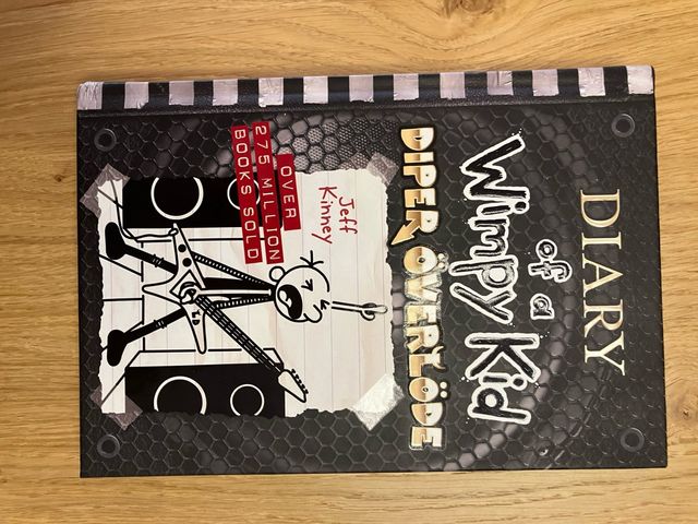 Diper Överlöde (Diary of a Wimpy Kid Book 17)