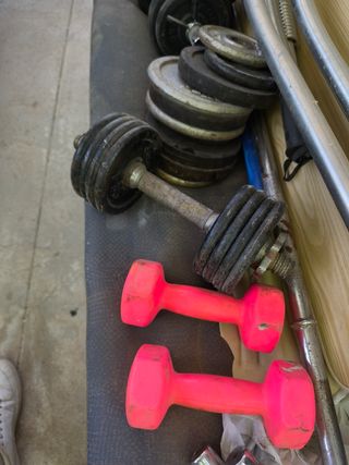 Máquina ejercicio + pesas y mancuernas y pesos
