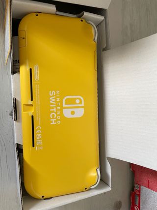 Nintendo Switch Lite giallo