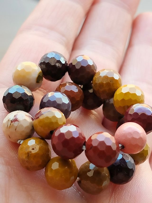 Pulsera Mokaita facetada multicolor