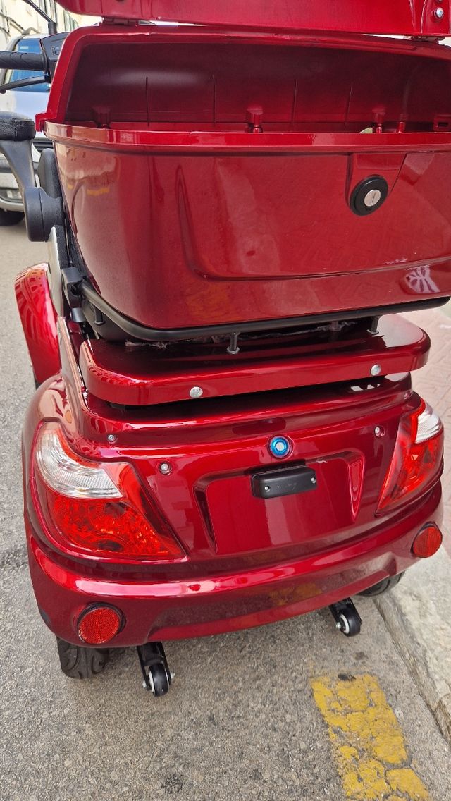 Scooter eléctrico 4 ruedas