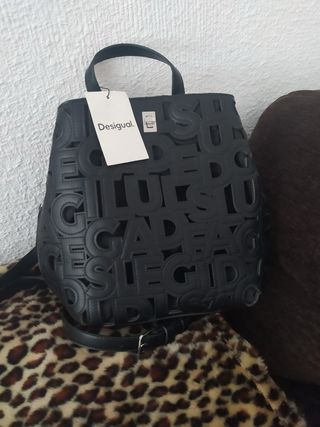 Mochila Desigual negra