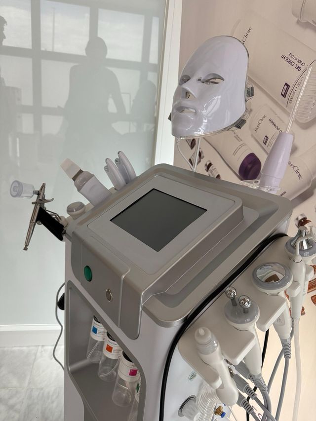 Máquina Hidrofacial Elgin 12 en 1