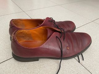 Zapatos Camper Mil de piel Marrón-Rojizos
Talla 41